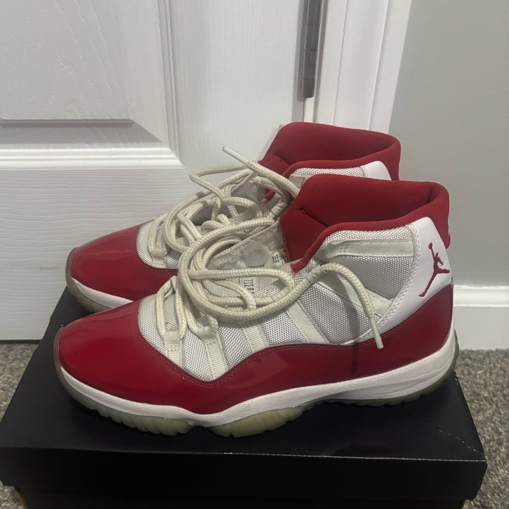 Jordan Athletic Shoes Red and White 
Damage cloth  
Willing to negotiate